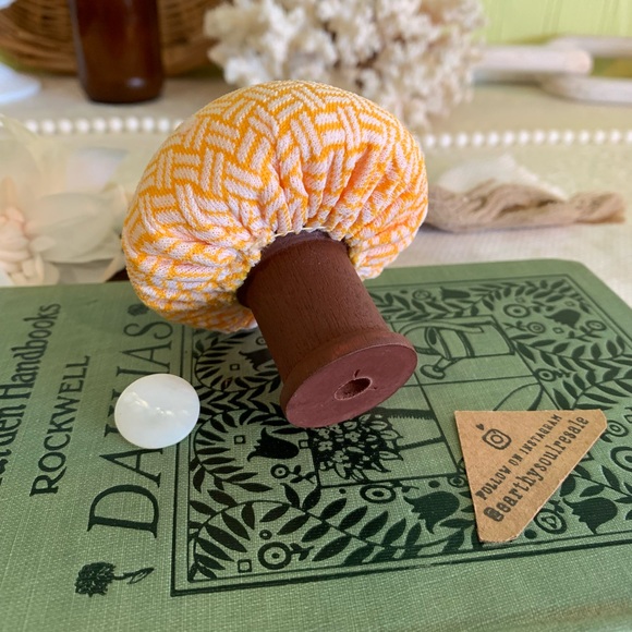 Vintage Mushroom Decor 🍄🟫 - Picture 4 of 10
